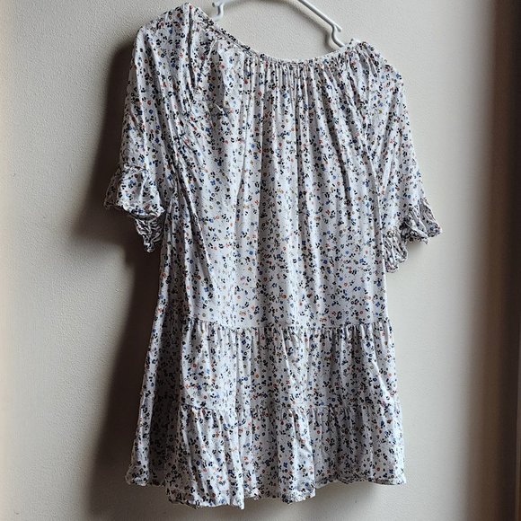 NWOT beachlunchlounge Floral V-Neck Ruffled Blouse Size XS - Picture 11 of 14